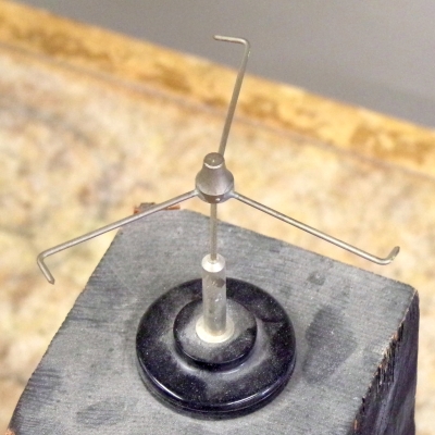 Electrostatic pinwheel (close)